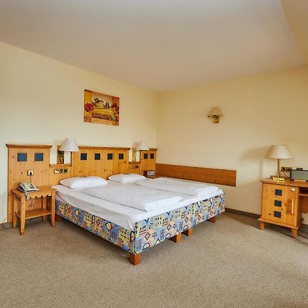 Flair-Hotel Zum Benediktiner Schwarzach am Main Eksteriør billede