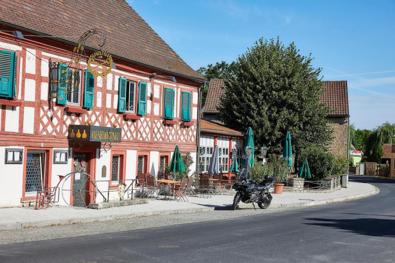 Flair-Hotel Zum Benediktiner Schwarzach am Main Eksteriør billede
