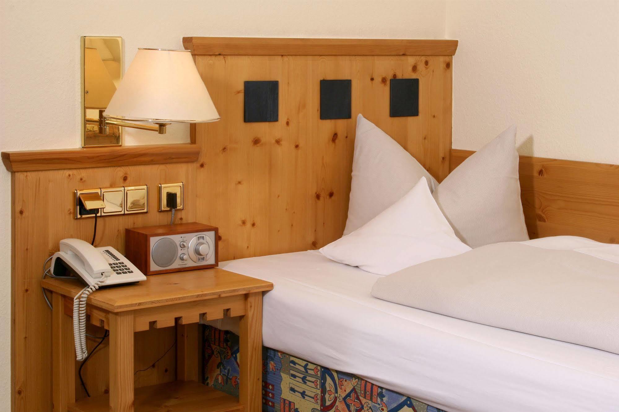 Flair-Hotel Zum Benediktiner Schwarzach am Main Eksteriør billede